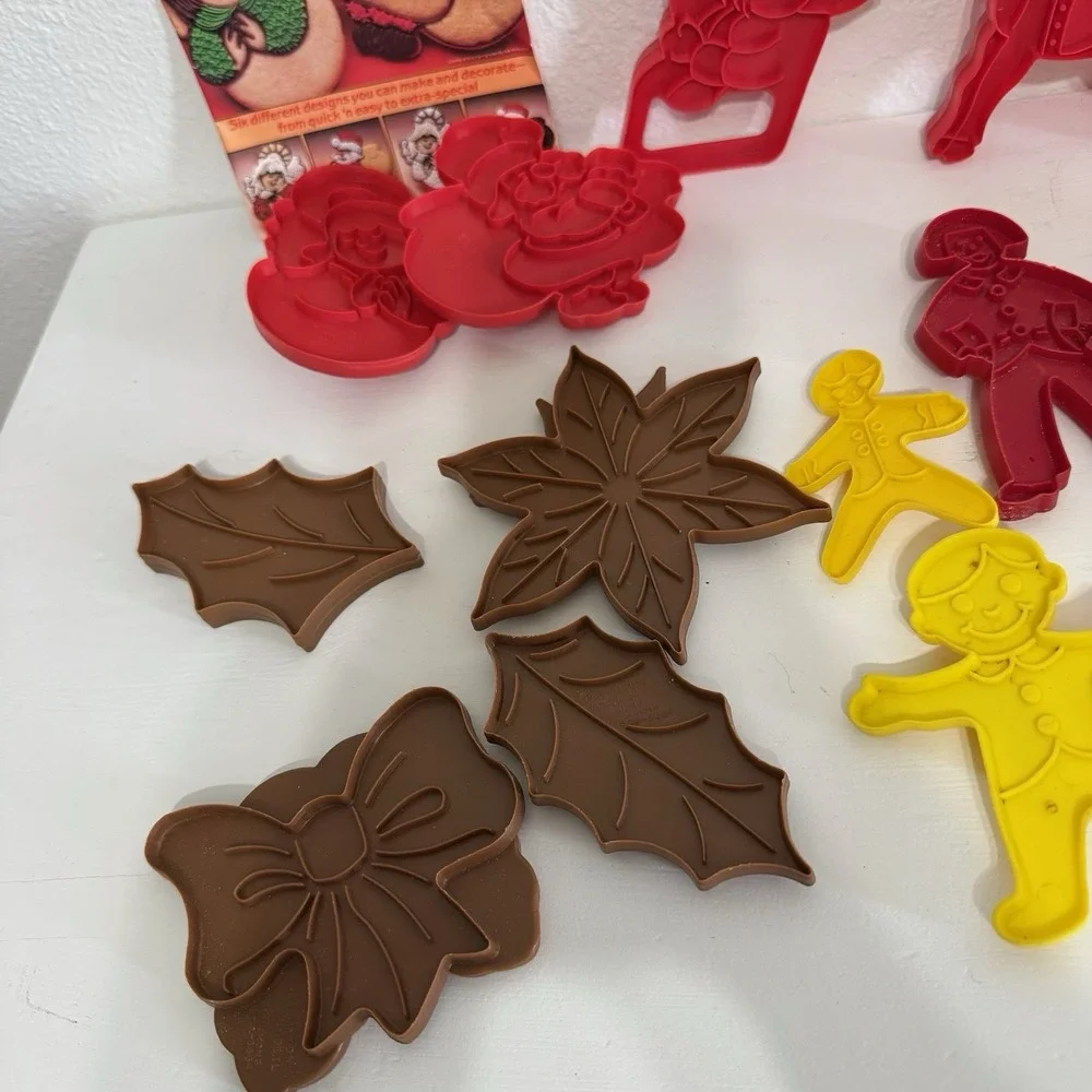 Lot Of 3 Tupperware & 13 Wilton 1984 Cookie Cutters w/ Santa & Angel How To Book